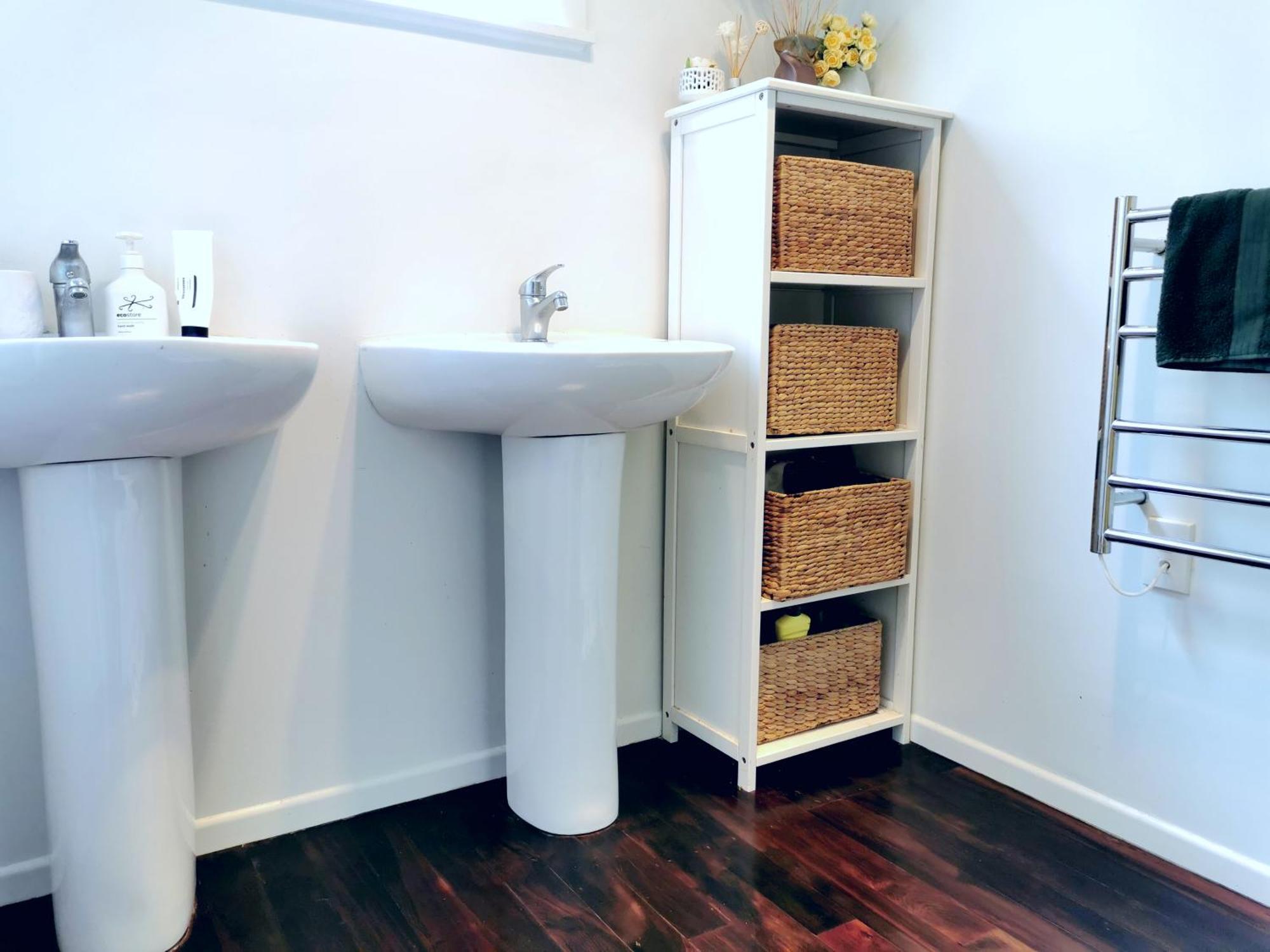 Separate Entry Guest Room With Private Bathroom In Forrest Hill Auckland Eksteriør bilde